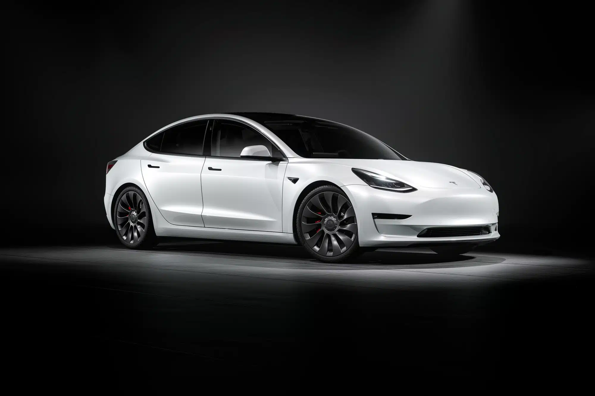 Tesla Model 3 a kínálatunkban!